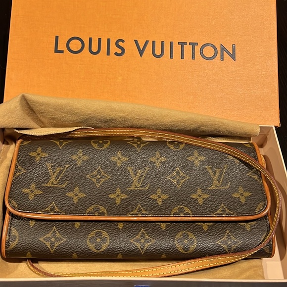 Louis Vuitton Pochette Twin GM Clutch - Picture 5 of 5